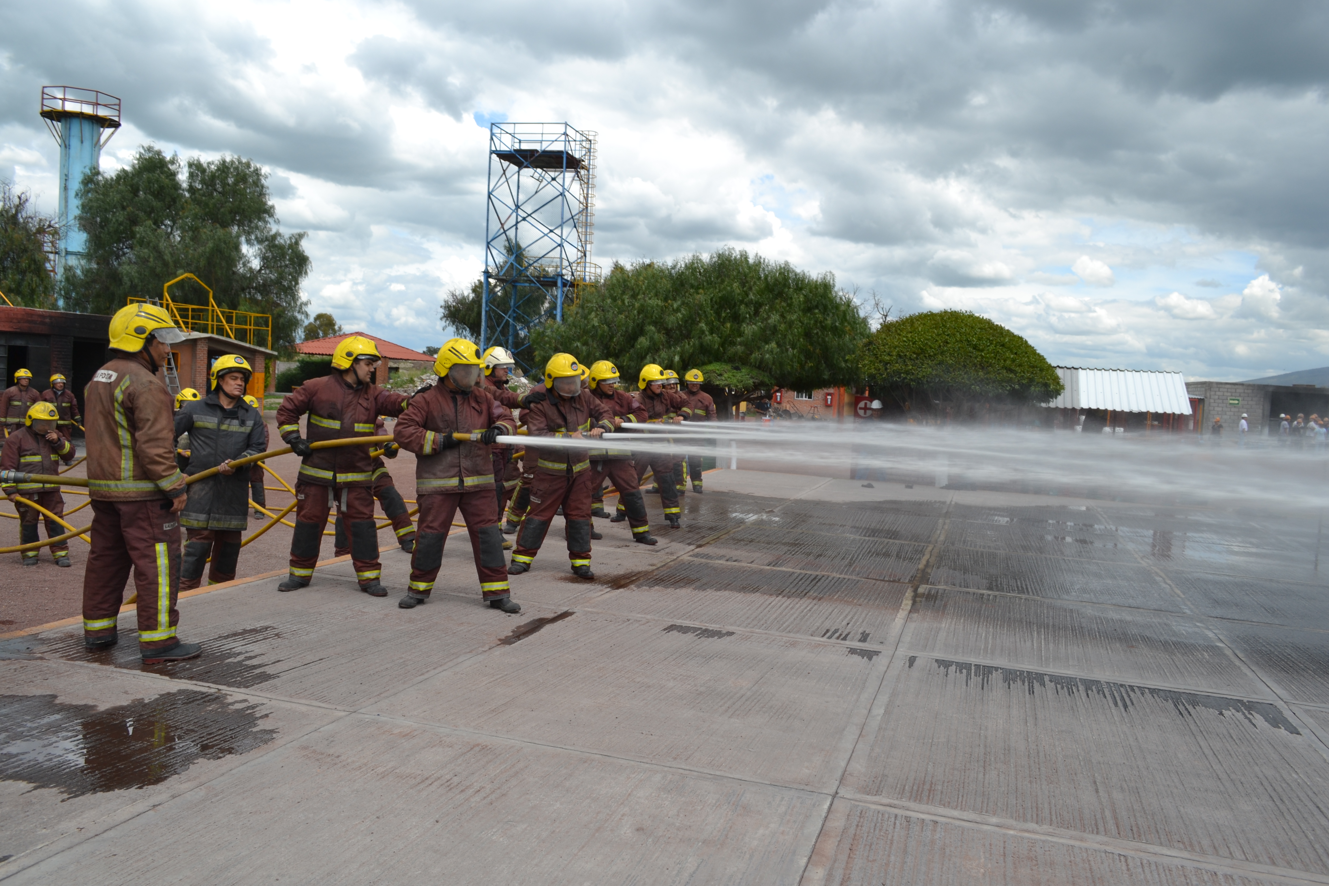Curso de Control y Combate de Incendio en la Posta