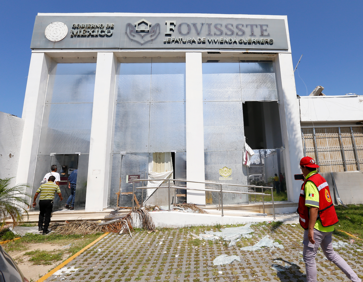 El devastador paso del Huracán Otis en Acapulco